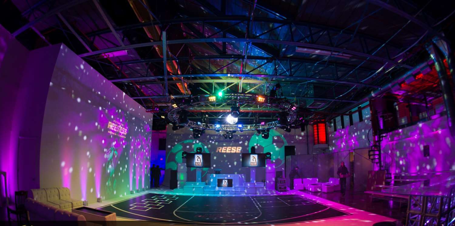 John Farr used an impressive collection of Chauvet DJ products, along with the Ovation E-910FC from Chauvet Professional