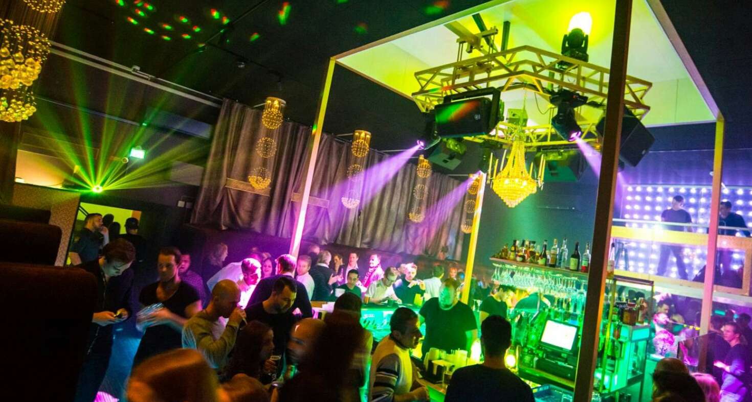 Underbara combines the ambience of an exclusive night club and urban lounge