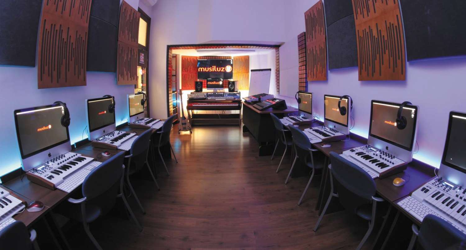 Musiluz is a nationally renowned training centre for DJ and music production