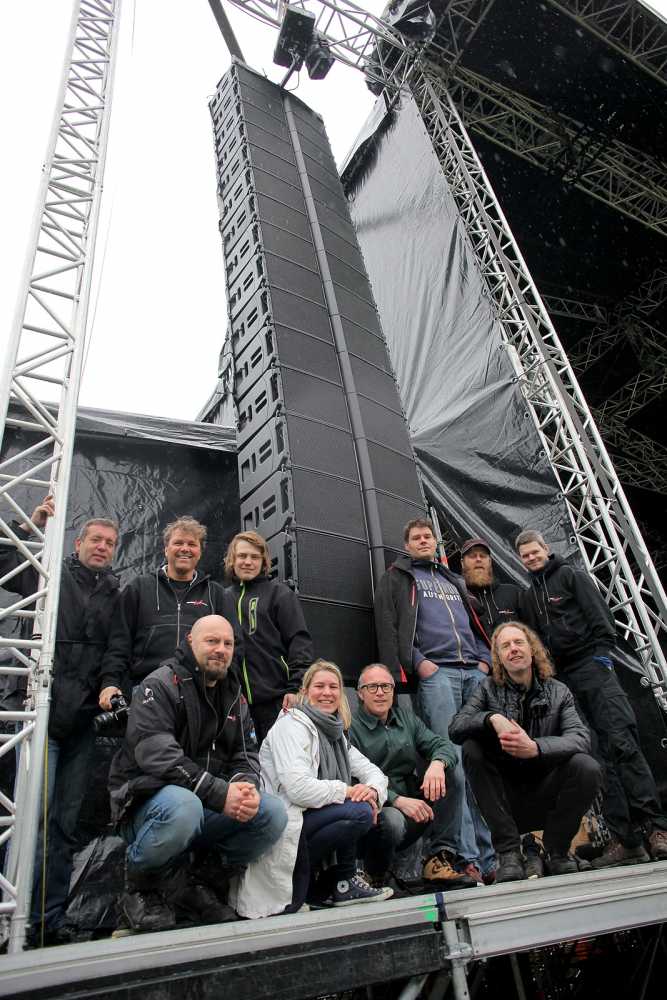 The TrondheimLyd and Alcons Audio crew with the LR28 array