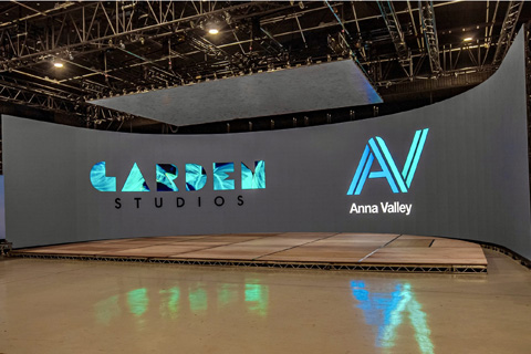 Anna Valley has built a 26 x 4.5m ROE BPV2 semi-circular volume in a 7750sq.ft sound stage at Garden Studio’s Park Royal studio complex
