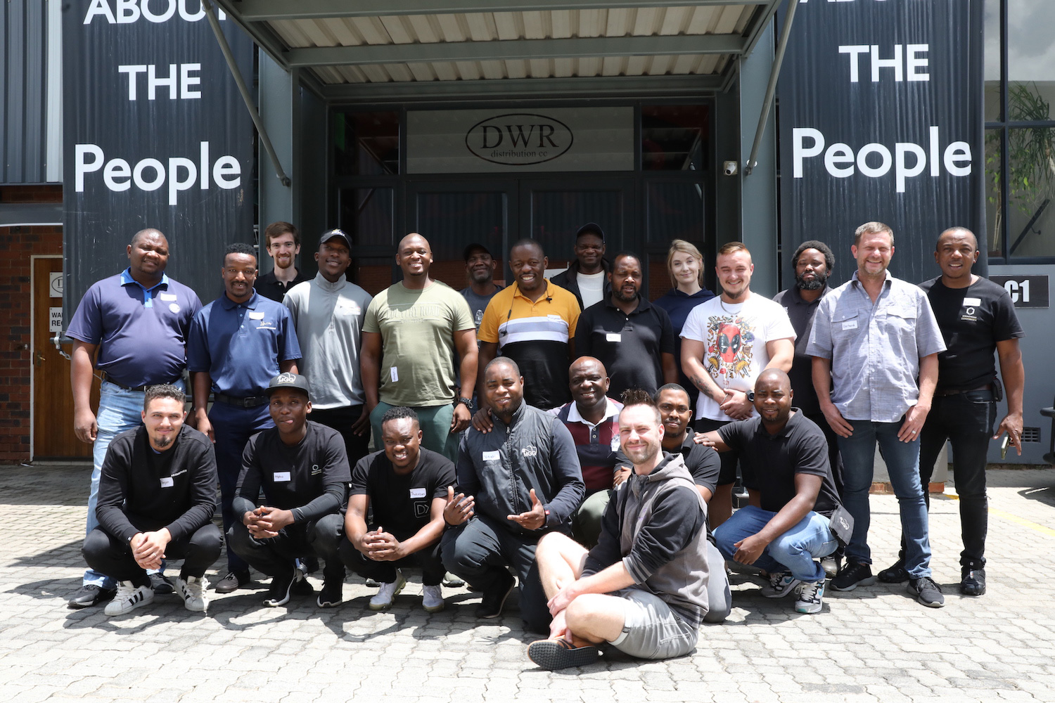 Ruud de Deugd with delegates who attended his rigging training course hosted by DWR Distribution