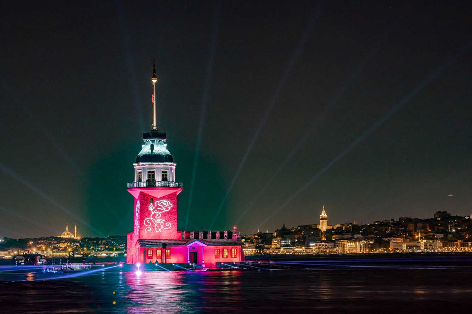 The Istanbul landmark has re-opened with a new permanent lighting scheme (photo: Amanda Holmes)