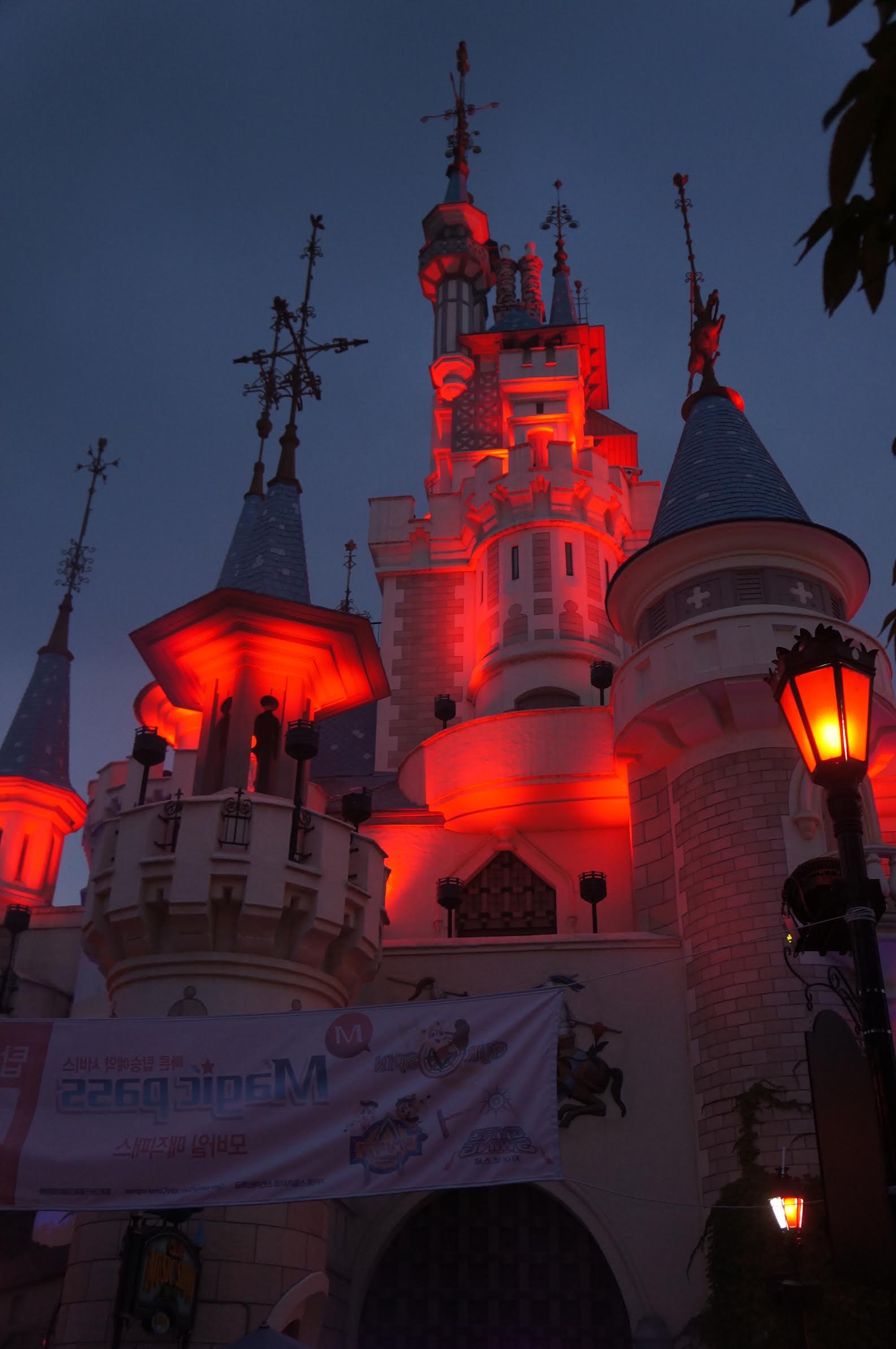 LIVE-LAB installed the CueCores at Lotte World theme park for architectural lighting control and also for a themed event for Halloween