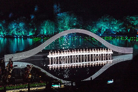 The stage was immersed just below the surface of the lake to give the illusion that the performers are floating on water