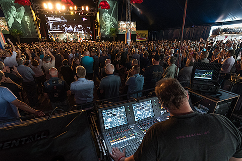 Gijs Schouten mixes Barrelhouse on the Rivage PM10 system