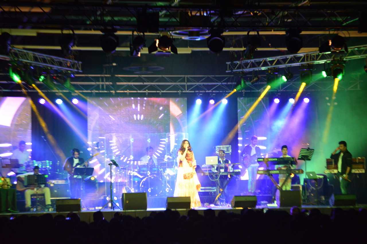 Shreya Ghoshal on stage at Emperor’s Palace, Johannesburg