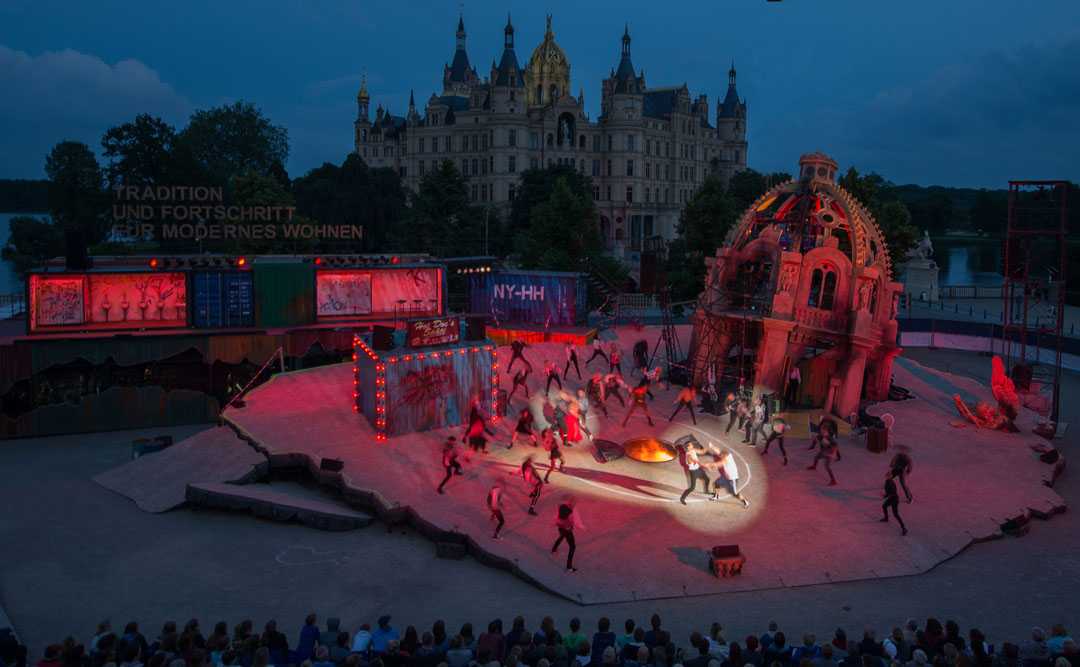 Schlossfestspiele Schwerin hosted West Side Story for a mid-summer run