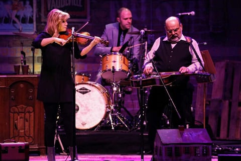 Alison Krauss recently concluded a 21-city fall tour with a lighting package provided by Bandit Lites