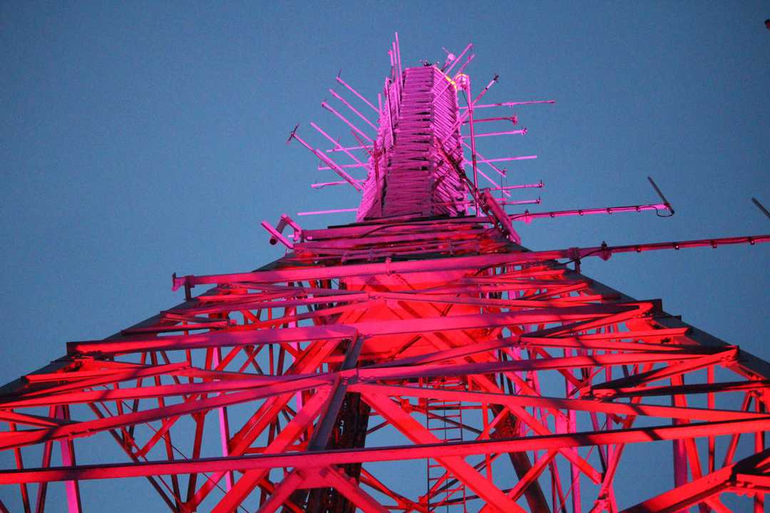 The transmitter mast is one of the best-known landmarks in the north London skyline.