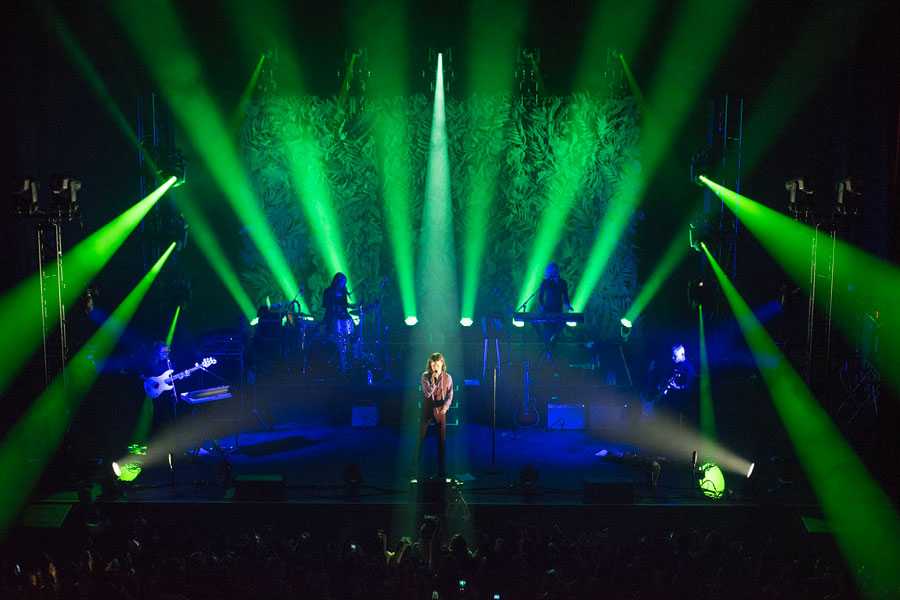 American singer songwriter Børns on his current Blue Madonna tour (photo: Steven Carlson)