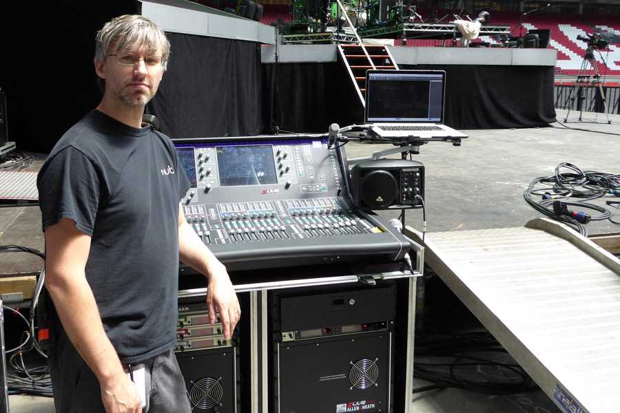 Monitor engineer Mark Ellis