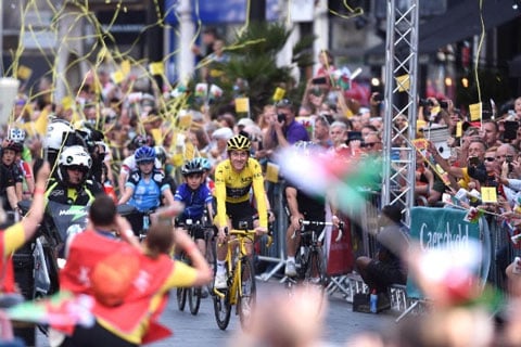 Cardiff-born Geraint Thomas rides home