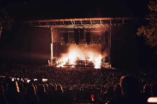 Bon Iver plays Santa Barbara Bowl (photo: Matt Benton)