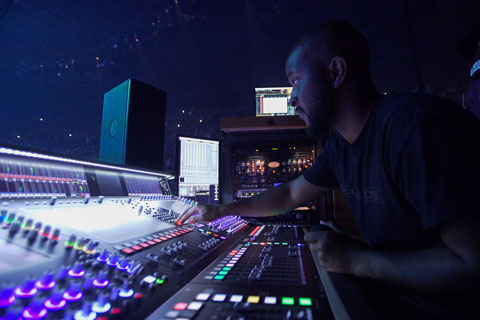 Drake's FOH engineer Demetrius Moore using the CS7p as a FOH monitor on the Aubrey and the Three Migos Tour