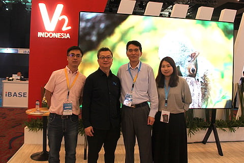 Chris Chang, chief engineer at Calibre; Rudi Hidayat, CEO at V2 Indonesia; Tony Hung, sales director at Calibre; and Kylie Yeh, senior marketing specialist at Calibre.