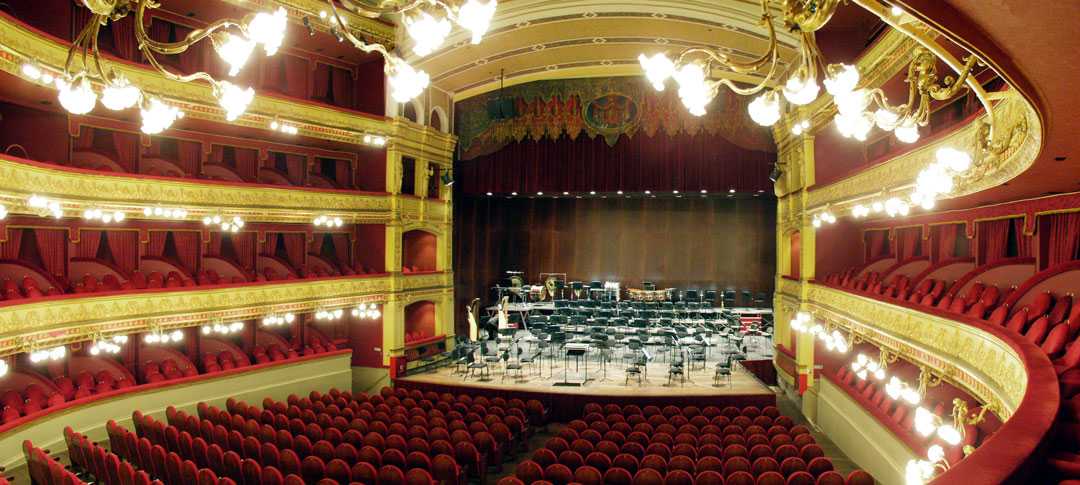 Caption Teatro Calderón in Valladolid