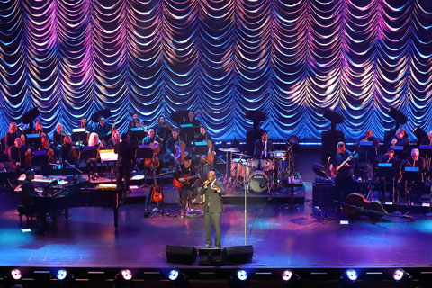 Seal performed with a 29-piece orchestra (photo: Marc Glassman)