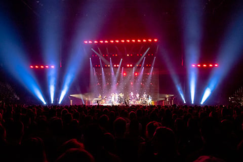 Samy Deluxe filled the Hamburg Barclaycard Arena (photo: Patrick Frank)