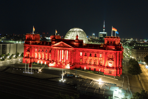 The German Bundestag was also lit in red I Photo: Night of Light