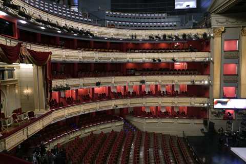 UVL150 units in Teatro Real auditorium I Photo: Javier del Royal, courtesy of Teatro Real