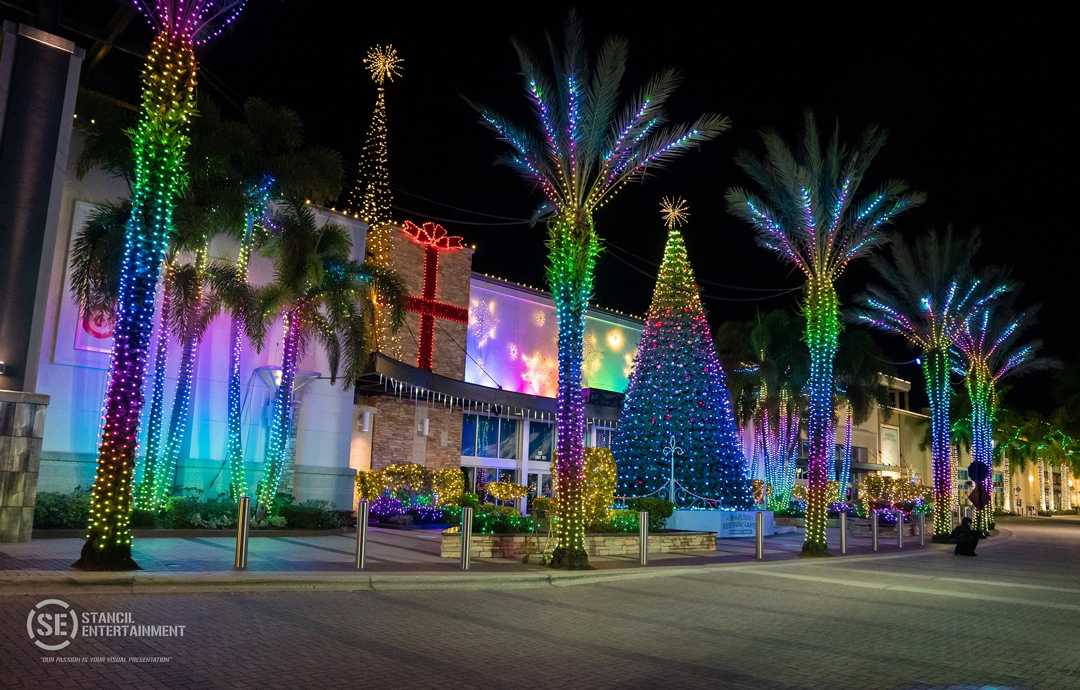 The University Town Centre Mall holiday light show (photo: Stancil Entertainment)