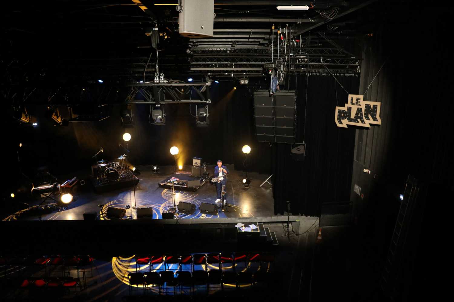 Robyn Bennett and her band play Le Plan using the new L-Acoustics system (photo: Marco Delevaud)