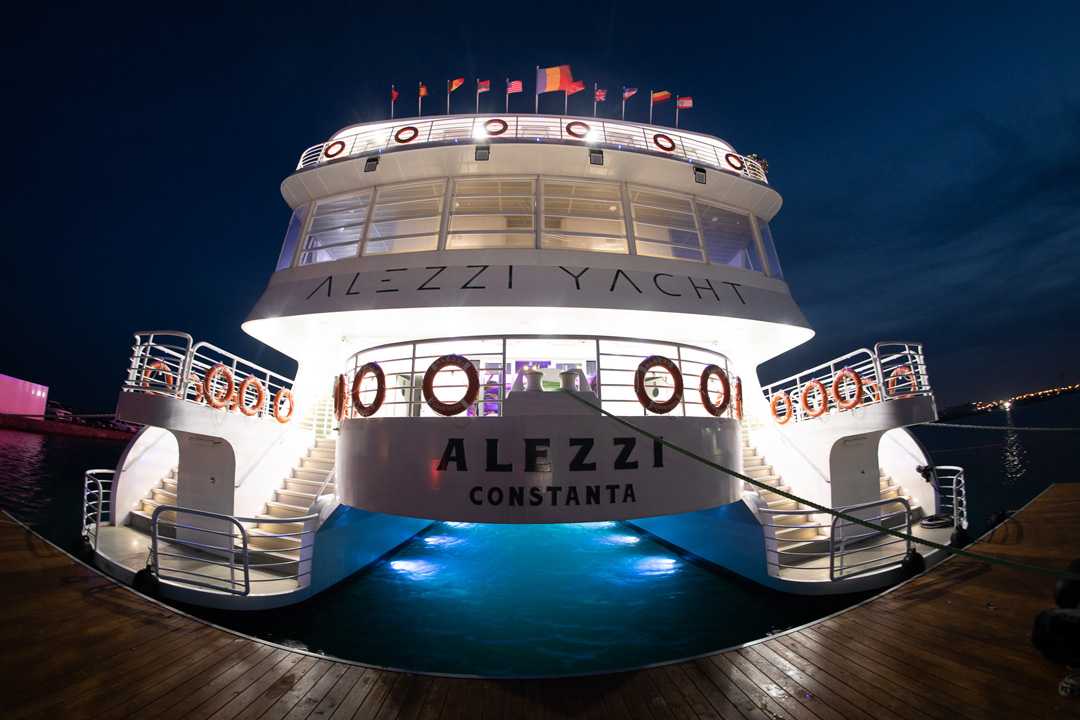 Alezzi Yacht offers cruises along the Black Sea coast