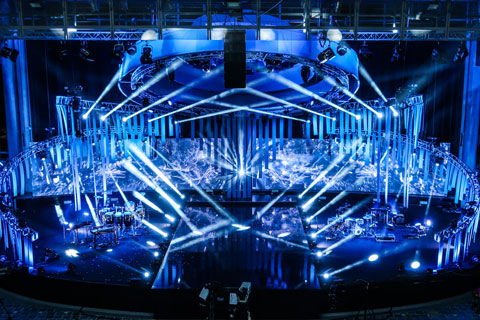 The production design provided a supportive backdrop for each of the 12 finalists