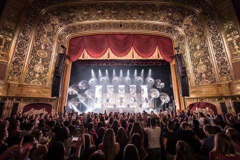 The production recently visited Washington’s historic Warner Theatre