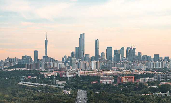 A batch of counterfeit signs, moulds, and other items was seized in Shiji Town, Guangzhou