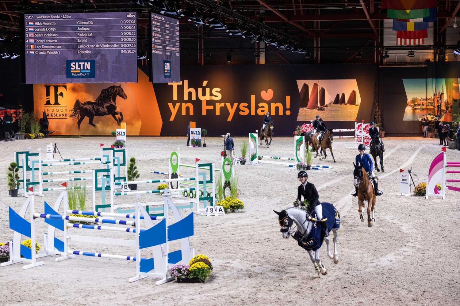 The biggest challenge was to light the large arena in an even wash (photo: Lucas Kemper)