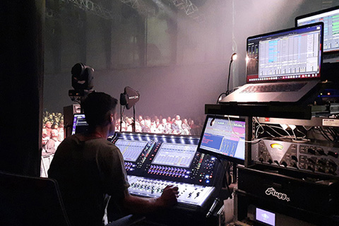 Monitor engineer Fred Pignatelli deployed a KLANG immersive in-ear monitor system, along with a DiGiCo SD12