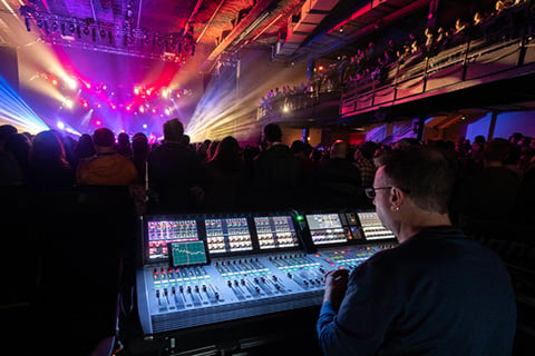 FOH Engineer Peter Thompson utilised Soundcraft audio control solutions