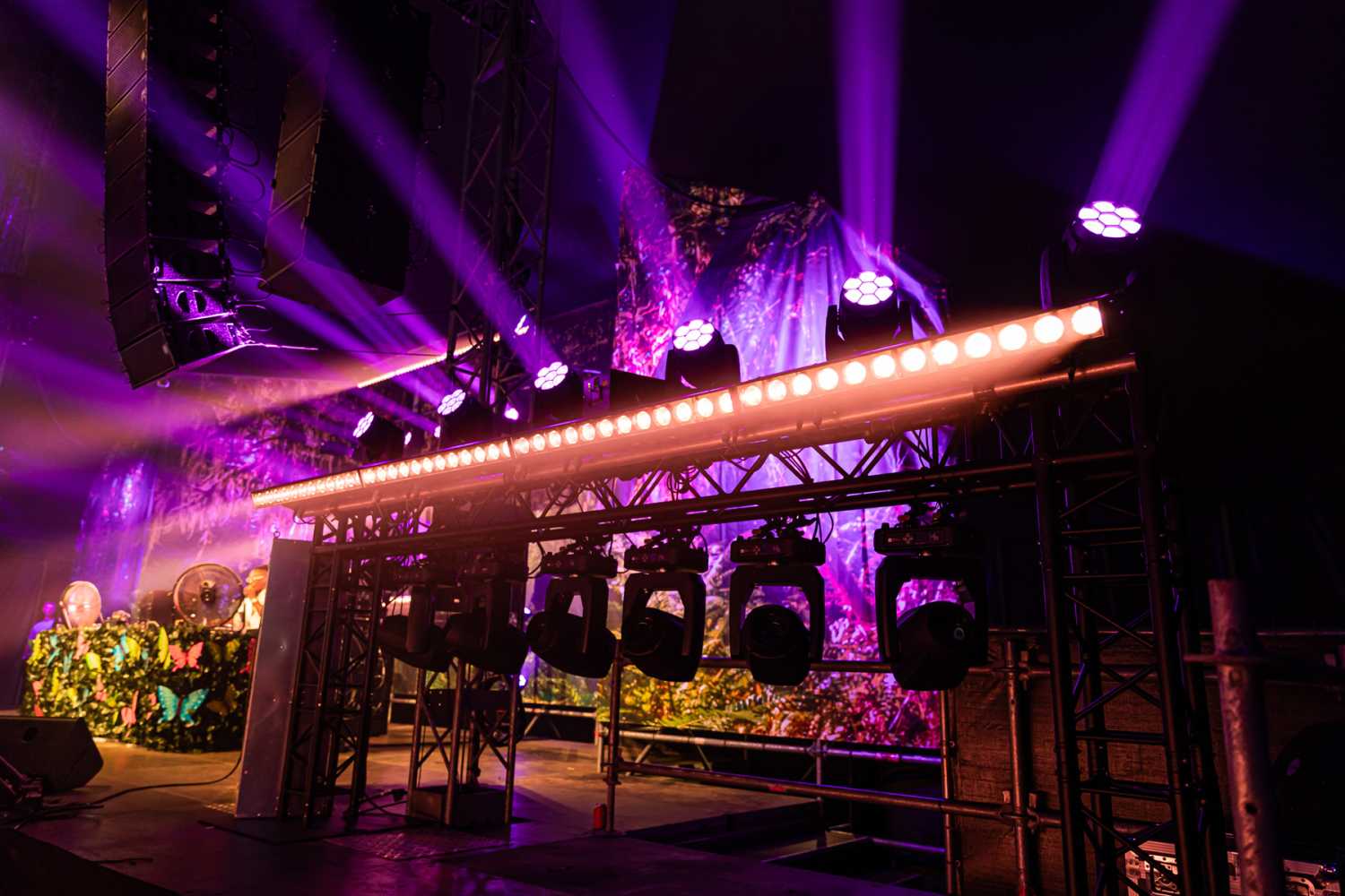 SLF Group Rental + Sales BV provided lighting equipment by Showtec and Infinity