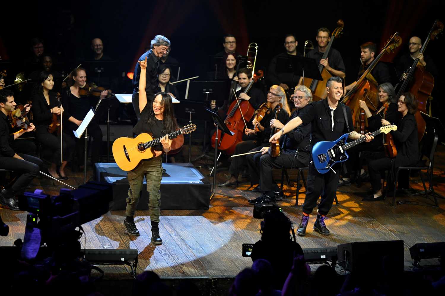 Grammy-winning duo Rodrigo y Gabriela performing with the Austin Symphony at Austin City Limits (photo: Scott Newton)